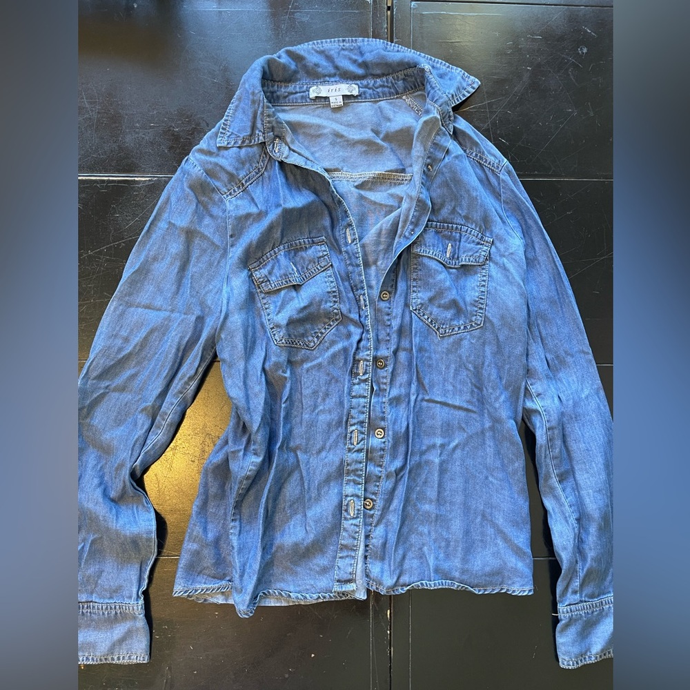 Iris Classic Blue Button Shirt - image 1